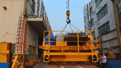起重機(jī)零部件維護(hù)檢查，吊具、滑輪及車輪組報(bào)廢情況需知