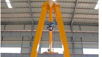 如何根據(jù)作業(yè)場景定制臺冠門式起重機呢？